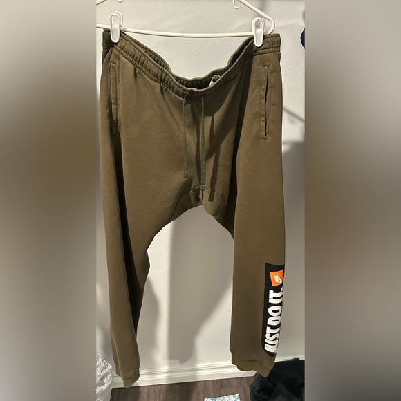 Nike Men's Olive Sweatpants with Logo - Picture 1 of 5